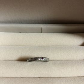 【村岡宝飾店】の口コミ 既製品では好みのデザインがあってもお値段が張ったため、オーダーメイドし...