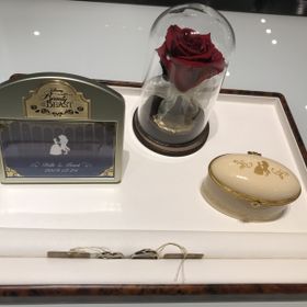 【Beauty and the Beast(ディズニー美女と野獣)の口コミ】 美女と野獣の指輪ということで購入しました。オルゴール付きフォトフレー…