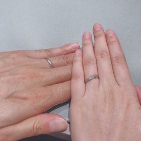 【アイプリモ(I-PRIMO)の口コミ】 指輪のデザインが素敵だったのと、着け心地がとても良く、自分達の指にす…