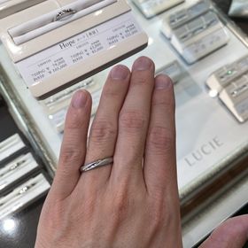 【LUCIE(ルシエ)の口コミ】 マット加工が全体的に施されているため、非常に落ち着いたイメージで、つ…