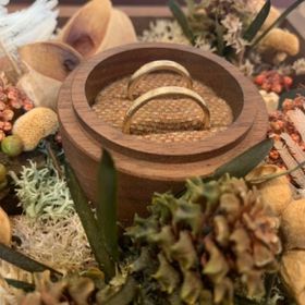 【鎌倉彫金工房の口コミ】 市販のものでデザイン、価格共に気にいるものがみつからず、旦那さんも作…