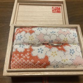 【杢目金屋(もくめがねや)の口コミ】 木目調のリングというところに心惹かれました。
和のテイストが手に馴染み…