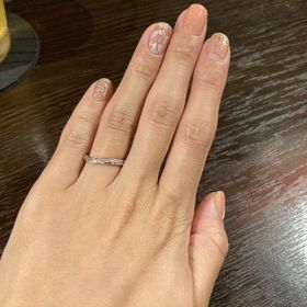 【銀座ダイヤモンドシライシの口コミ】 指が綺麗に見えます。ダイヤがキラキラしているだけでなく、プラチナが綺…