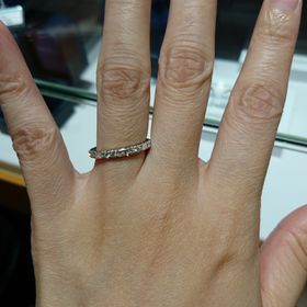 【銀座ダイヤモンドシライシの口コミ】 ダイヤモンドと店名についてるだけはあって、たくさんのショップで試着し…