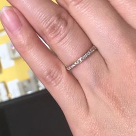 【ケイウノ ブライダル(K.UNO BRIDAL)の口コミ】 華奢なリングであり自分の指にマッチしていると感じましたし、ゴールドの…