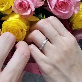 【PILOT BRIDAL(パイロットブライダル)の口コミ】 

ウェーブラインデザインのものが好みで様々なブランドさんの指輪を見せ…