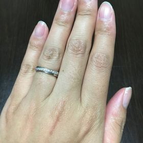 【MILK&Strawberry(ミルクアンドストロベリー)の口コミ】 少し太めで交差しているようなデザイン、更にピンクダイヤモンドのついた…