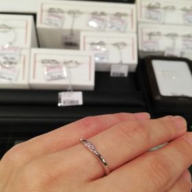 【Ginza Rim(銀座リム)の口コミ】 取り扱いのあまりないピングダイヤモンドの指輪です。柔らかなラインとキ…