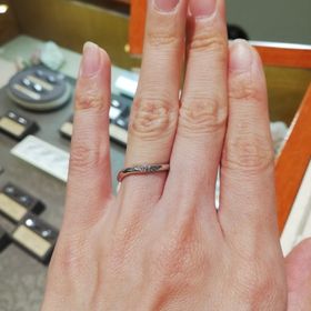 【アネリディギンザ(ANELLI DI GINZA)の口コミ】 取り扱いの少ないピンクダイアモンドをメインにしており、シンプルで使い…