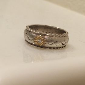 【ARIZONA FREEDOM(アリゾナフリーダム)】の口コミ 夫婦揃ってカジュアルな服しか着ないので、それに合う指輪がいいねと話して...