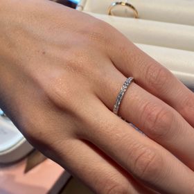 【I's stone(アイズストーン)の口コミ】 ハーフエタニティリングを探していたのですが、エタニティだけでも色々種…