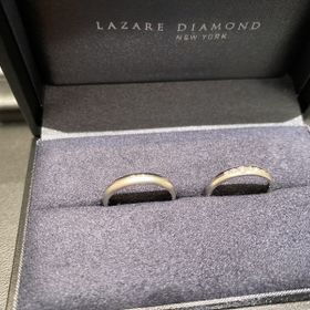 【ラザール ダイヤモンド(LAZARE DIAMOND)の口コミ】 半分くすみ加工されているジュリアードというデザインにしました。女性用…