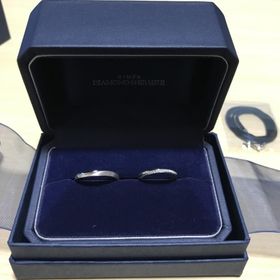 【銀座ダイヤモンドシライシの口コミ】 デザインの種類が大変豊富だったこととスタッフさんの対応が決め手です。
…