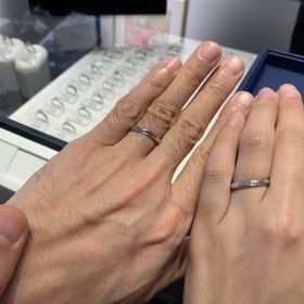 【銀座ダイヤモンドシライシの口コミ】 関節が目立つ指なので、ある程度リングに太さがあるもので探していました…