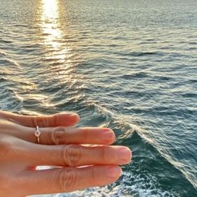 【銀座ダイヤモンドシライシの口コミ】 できれば箱パカ&リングという演出でサプライズしたかったので、スタン…