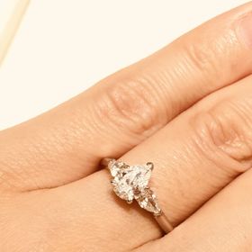 【グラフ(GRAFF)の口コミ】 ダイヤモンドの大きさ、質、キラキラとした輝き、圧倒的に綺麗でした。デ…