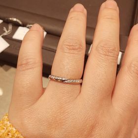 【アイプリモ(I-PRIMO)の口コミ】 よく見ると、ごくごくわずかにU字になっているため、指が自然に長く見えま…