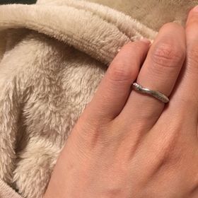 【俄(にわか)の口コミ】 最初は仕事のことも考えダイヤモンドのついていないシンプルなデザインで…