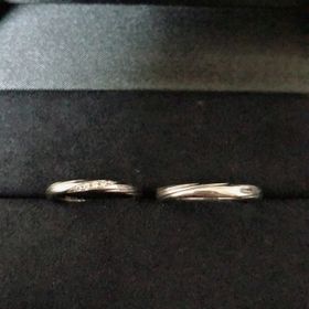 【ラザール ダイヤモンド(LAZARE DIAMOND)の口コミ】 お互いに特にこだわりはなかったのですが、お店に飾ってあるたくさんの指…