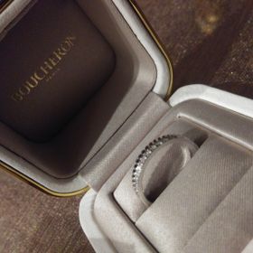 【ブシュロン(BOUCHERON)の口コミ】 指輪を試着し自分の指にあっていたことが一番でした。わたしにはザ・婚約…