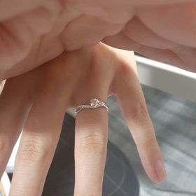 【ラザール ダイヤモンド(LAZARE DIAMOND)の口コミ】 せっかく婚約指輪を貰うならブランドよりもダイヤモンドのカットが綺麗な…