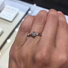 【俄(にわか)の口コミ】 普段使いができるよう、低めのデザインのものを探していました。
シンプル…