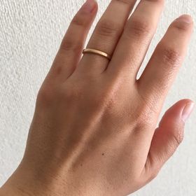 【ヴァン クリーフ＆アーペル(Van Cleef & Arpels)の口コミ】 プラチナのキラキラ感が苦手で、とにかく飽きのこない何歳になっても付け…