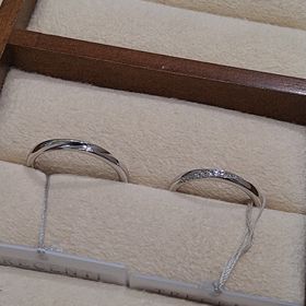 【TRECENTI(トレセンテ)の口コミ】 ダイヤモンドがキラキラしていて綺麗でデザインが良かったです。価格もそ…