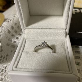 【RAFFINE HIRATA(ラフィーネヒラタ)の口コミ】 1番は、デザインにピンときたことです。元々は派手なものをと思っていまし…