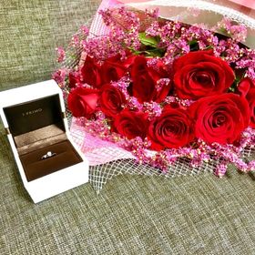 【アイプリモ(I-PRIMO)の口コミ】 指輪のデザインが可愛らしく、ウェーブがかったプラチナリングがとても素…