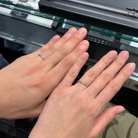 【ラザール ダイヤモンド(LAZARE DIAMOND)の口コミ】 結婚指輪を探すにあたって、シンプルな指輪の中でも、複数のダイヤモンド…