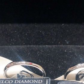 【エクセルコダイヤモンド(EXELCO DIAMOND)の口コミ】 男性用の指輪は、シンプルな装飾のない太めのデザインを選びました。
堂々…