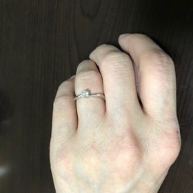 【4℃ BRIDAL(ヨンドシーブライダル)の口コミ】 たくさんの商品を見ましたが、最後はブランドイメージと価格とデザインで…