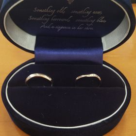 【Something Blue(サムシングブルー)の口コミ】 結婚十周年記念で購入しました。艶消し加工が施されているものが好みだっ…