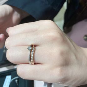 【TRECENTI(トレセンテ)の口コミ】 指輪のデザインにまず一目惚れでした。エンゲージリングと合わせるマリッ…