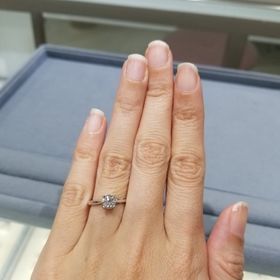 【宝寿堂(ほうじゅどう)の口コミ】 何より予算内で他店より大きくて質の良いダイヤモンドが選べるからです！
…