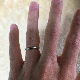 【銀座ダイヤモンドシライシの口コミ】 デザインが大人っぽく年齢を重ねても美しく見える点に惹かれました。また…