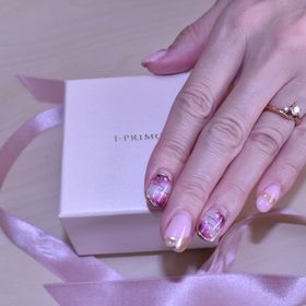 【アイプリモ(I-PRIMO)の口コミ】 二つのダイヤが寄り添うように並んでおり、一つは小さなピンクダイヤにし…