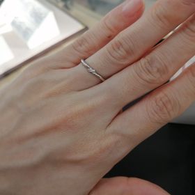 【TRECENTI(トレセンテ)の口コミ】 指輪のサイズ感がよく、0.5号単位で変更できます。
平打リングですが角が…