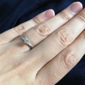 【ラザール ダイヤモンド(LAZARE DIAMOND)の口コミ】 派手目なものが多いイメージを持って入店しましたが、いろいろ見ていると…