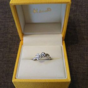 【ケイウノ ブライダル(K.UNO BRIDAL)の口コミ】 記念の指輪にしようと思い、既製品より自分の好きなデザインで作りたいな…