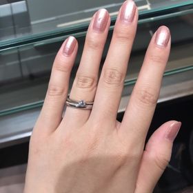 【アイプリモ(I-PRIMO)の口コミ】 会社でもずっと結婚指輪をつけようと考えていました。アナエルは上下を逆…