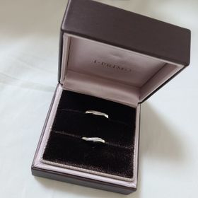 【アイプリモ(I-PRIMO)の口コミ】 女性のリングのダイヤの輝きと
男性のリングの裏に隠れたダイヤが
入れて…