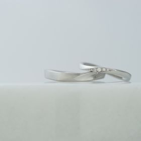 【THREE TREES(スリーツリーズ)の口コミ】 自分たちの好きなデザインに作れて素材も選べて、何よりお互いのために作…