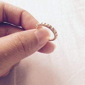 【ブシュロン(BOUCHERON)の口コミ】 あまり他人とかぶらないデザイン、色味だったことと、宝石が入ってないに…