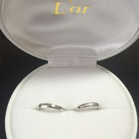 【L'or(ロル)の口コミ】 男性にも女性にも似合うシンプルな指輪を探していました。いろいろな指輪…