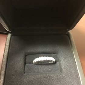 【グラフ(GRAFF)の口コミ】 指輪は絶対GRAFFにしようと、始めから思ってましたが、いざお店で色々見る…