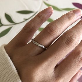 【Mariage ent(マリアージュエント)の口コミ】 ねじれのデザインが良かったのですが、とてもシンプルなのに可愛くて気に…