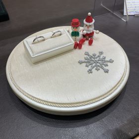 【TRECENTI(トレセンテ)の口コミ】 ゴールドのデザインを探していて、たくさん指輪の試着もできました。デザ…