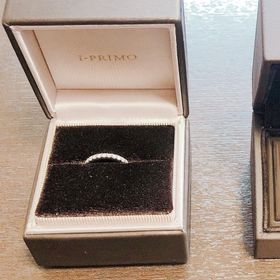 【アイプリモ(I-PRIMO)の口コミ】 結婚10周年記念で、エタニティリングが欲しくて探していました。
指輪のデ…